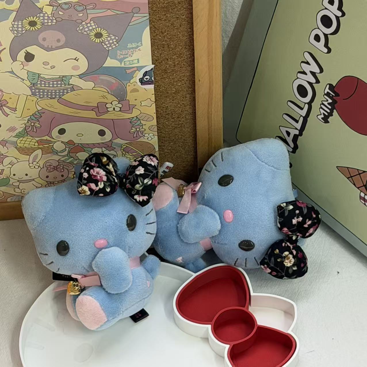 Blue Hello Kitty Floral Print  - Good Floral & Wedding Decor Supply Photos ulasan dan harga