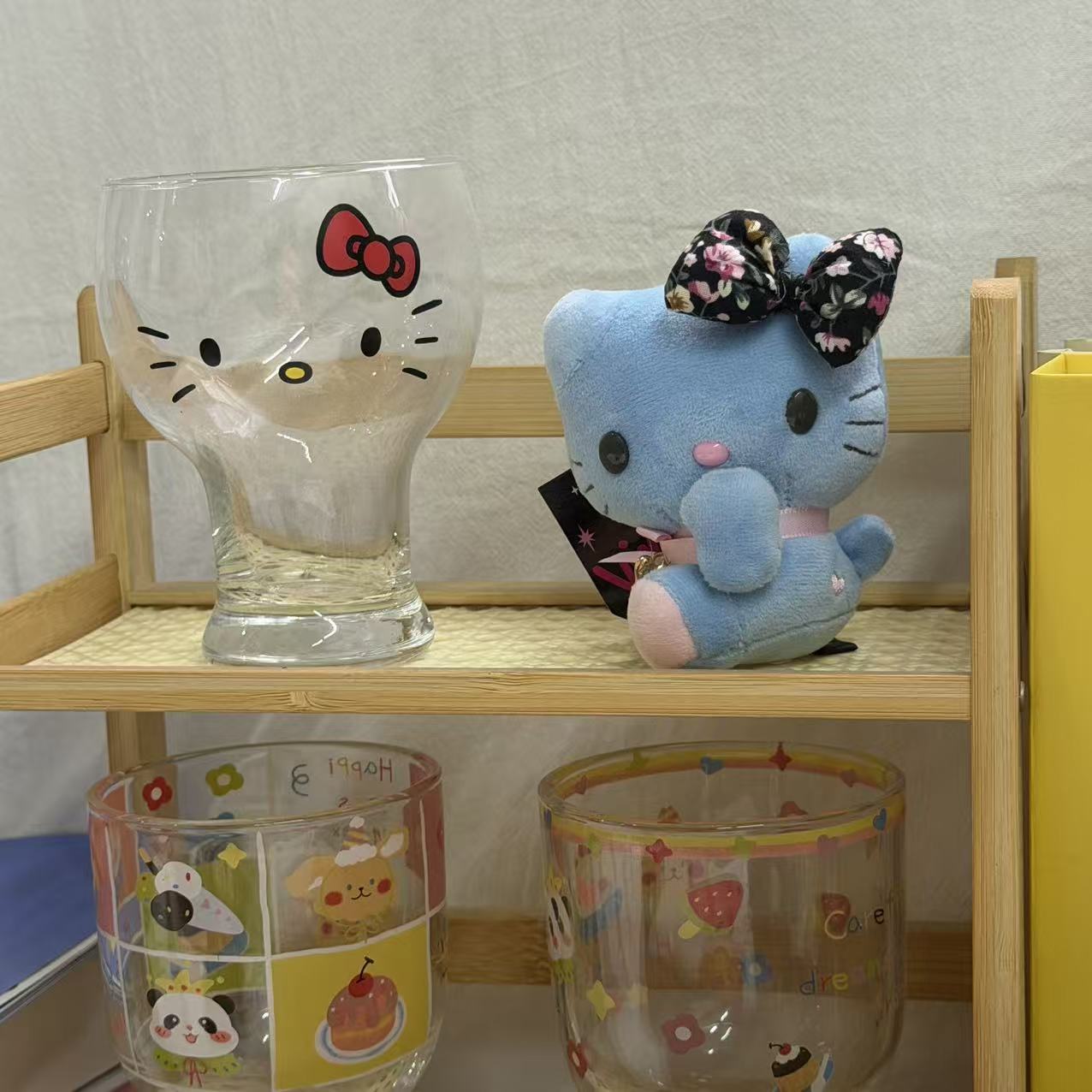 Blue Hello Kitty Floral Print  - Good Floral & Wedding Decor Supply Photos ulasan dan harga